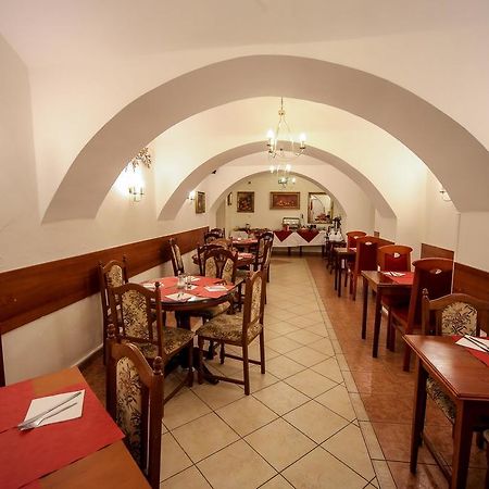 Hotel Donatello Praha Bagian luar foto