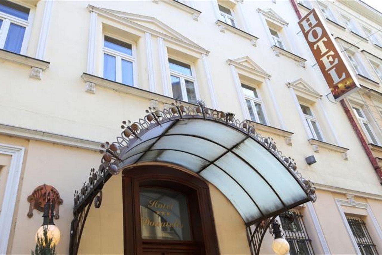 Hotel Donatello Praha Bagian luar foto
