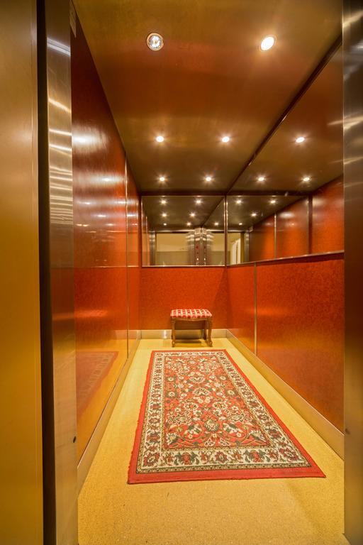 Hotel Donatello Praha Bagian luar foto