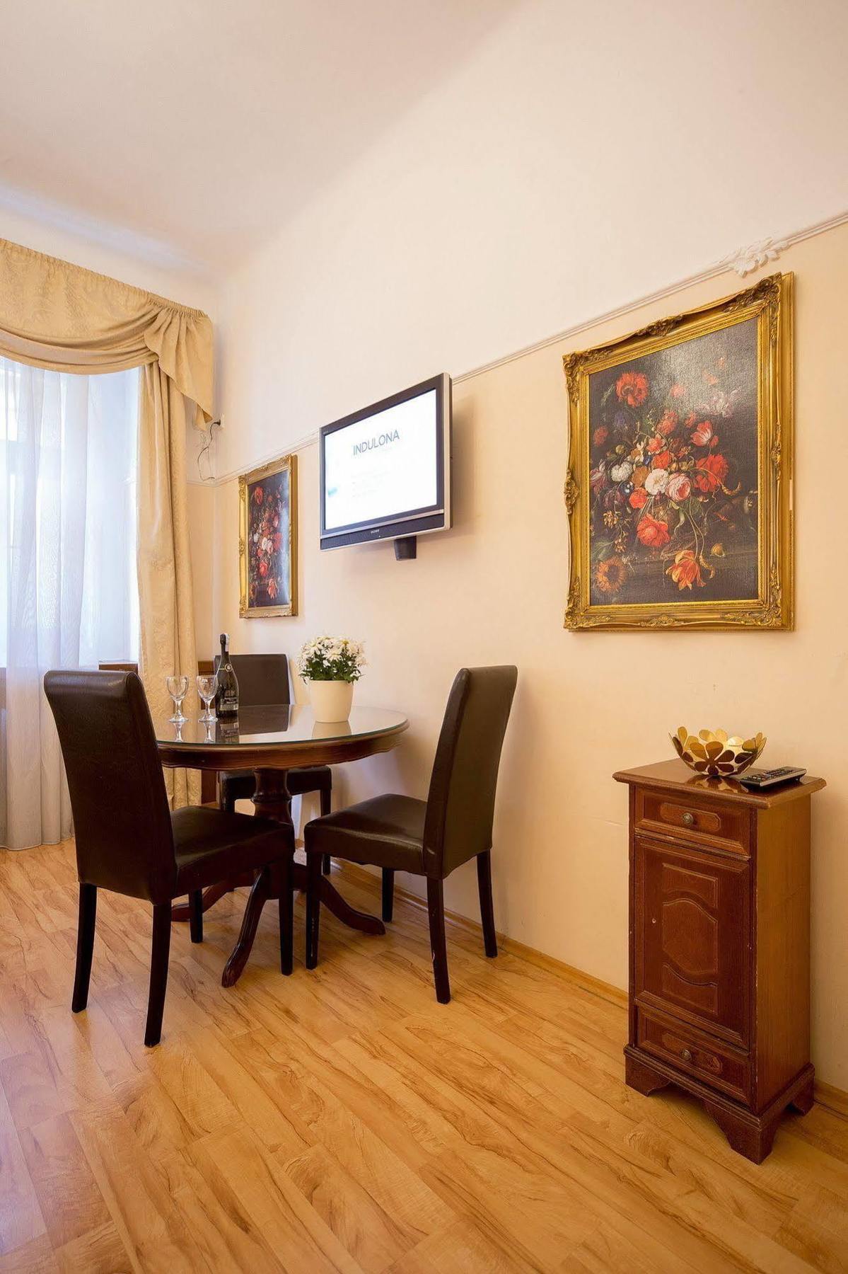 Hotel Donatello Praha Bagian luar foto