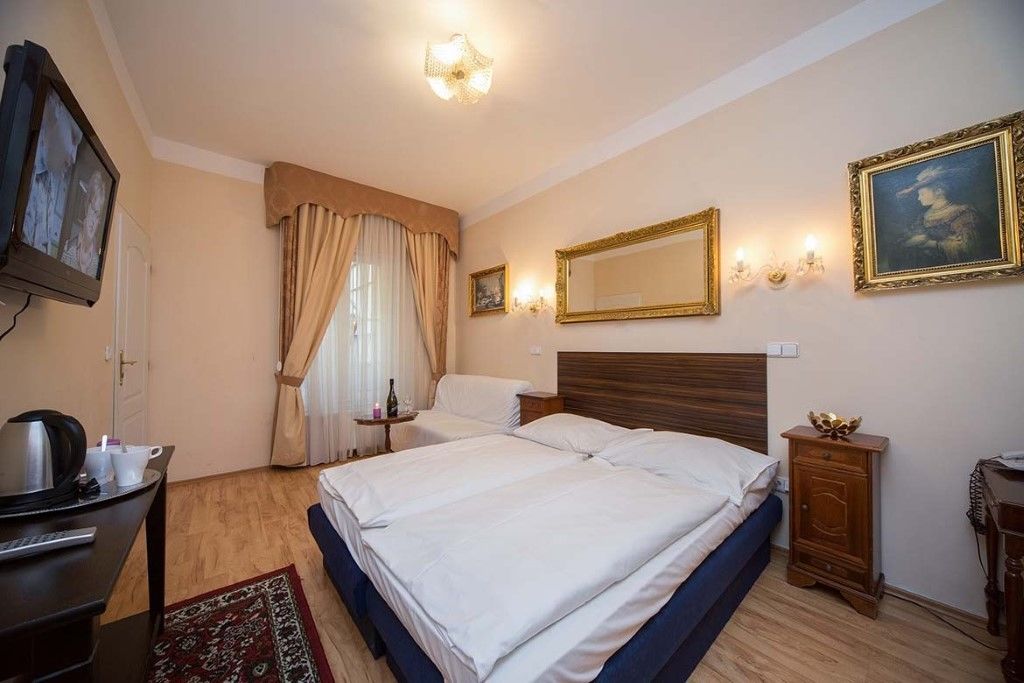 Hotel Donatello Praha Bagian luar foto